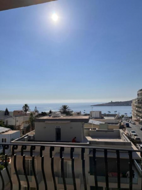 Lovely room in a sea-view flat